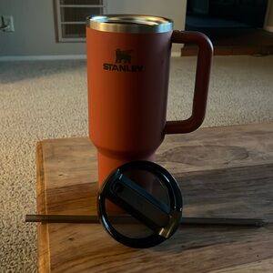 40 oz slighlty used Stanley